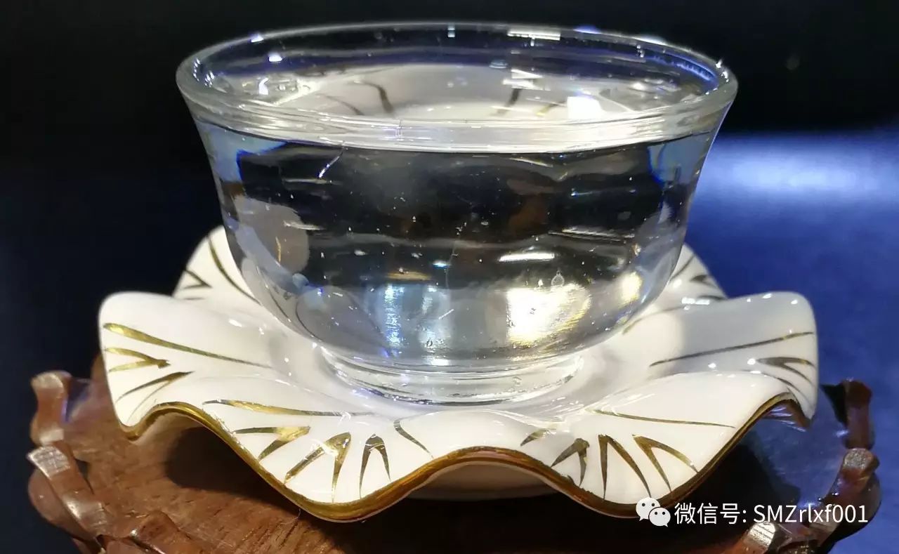 最上乘学佛一百问 37、[ 供佛的净水用开水还是用凉水？]插图1
