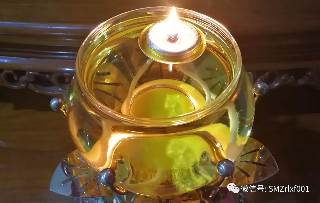 最上乘学佛一百问 54、[ 佛前的佛灯一定要长明吗？]插图1