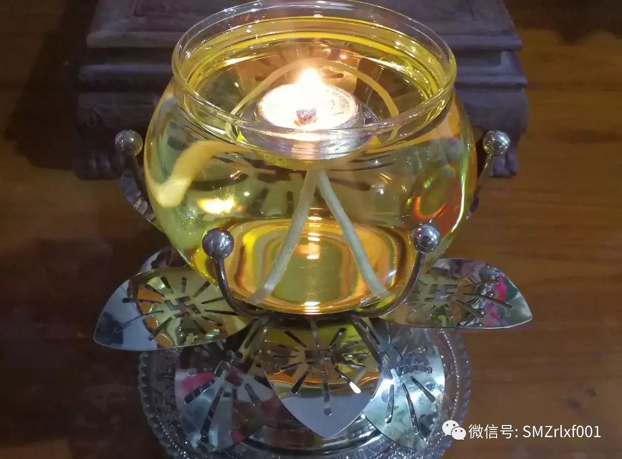 最上乘学佛一百问 54、[ 佛前的佛灯一定要长明吗？]插图2